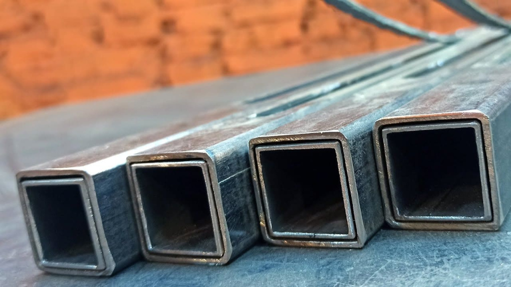 перила из профильной трубы